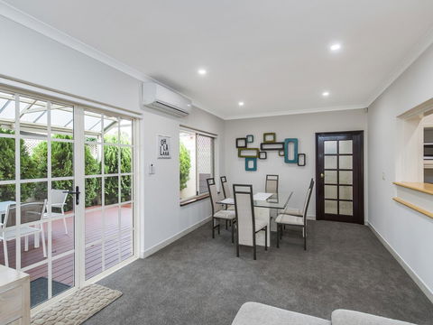 Luxury Federation Style Home - Sleeps 10 - Accommodation Gold Coast 2