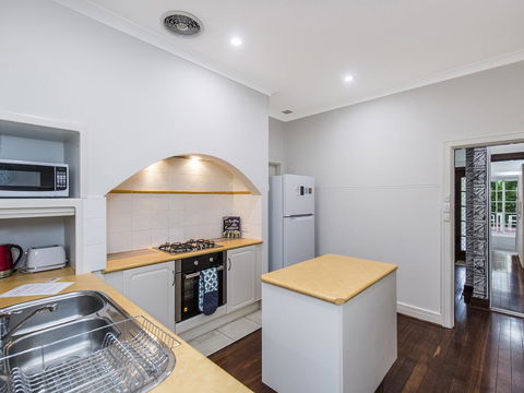 Luxury Federation Style Home - Sleeps 10 - Accommodation Gold Coast 4