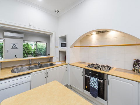 Luxury Federation Style Home - Sleeps 10 - Accommodation Gold Coast 5