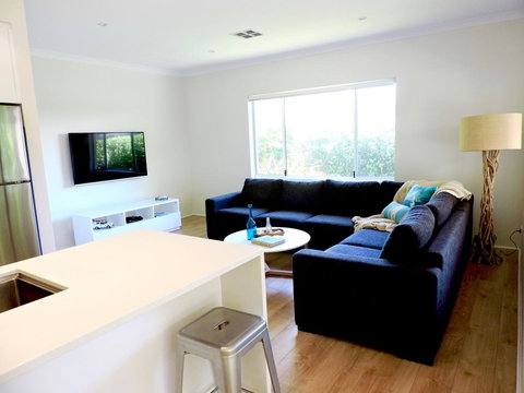 Contemporary Cove - Quindalup - 1 Gold Coast 5