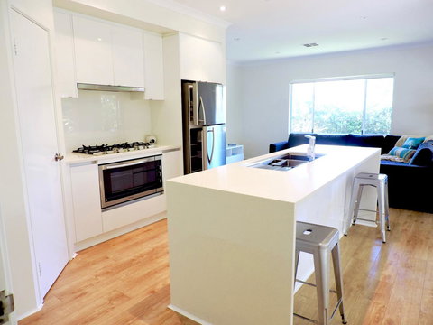 Contemporary Cove - Quindalup - 1 Gold Coast 7