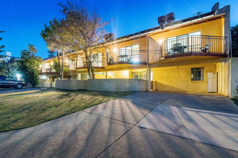 Cottesloe Beach Chalets - Gold Coast 4U 2