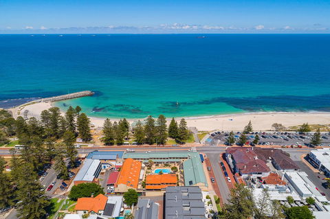 Cottesloe Beach Chalets - Gold Coast 4U 13