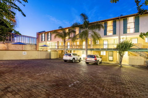 Cottesloe Beach Chalets - Gold Coast 4U 9