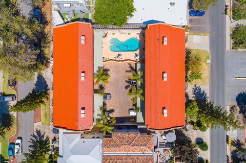 Cottesloe Beach Chalets - Gold Coast 4U 14