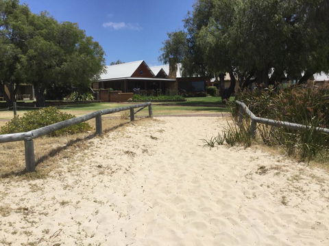 Beach House Dunsborough - Gold Coast 4U 17