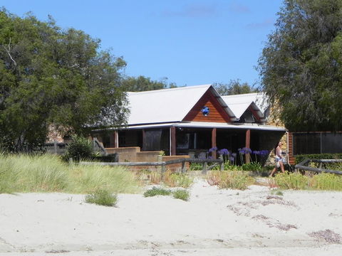 Beach House Dunsborough - Gold Coast 4U 9