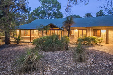 53 Martina Drive - Gold Coast 4U 1