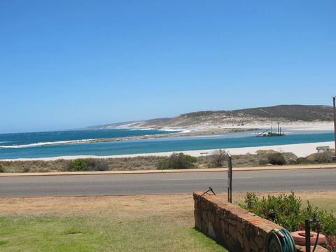 Kalbarri Riverfront Unit - Gold Coast 4U 1