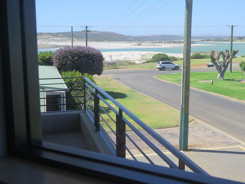 Kalbarri Riverfront Unit - Gold Coast 4U 4