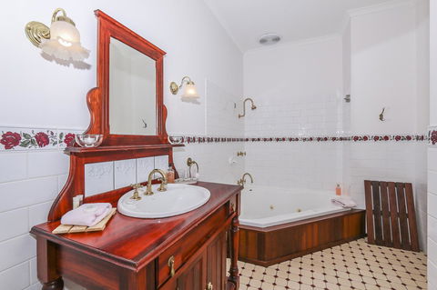 Rosebridge House Bed & Breakfast Adult Retreat - Accommodation Gold Coast 10