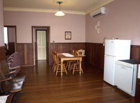 Pemberton Old Picture Theatre Holiday Apartments - Accommodation Gold Coast 32