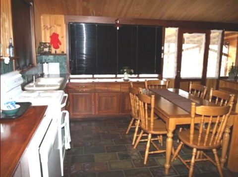 Pemberton Old Picture Theatre Holiday Apartments - Accommodation Gold Coast 7