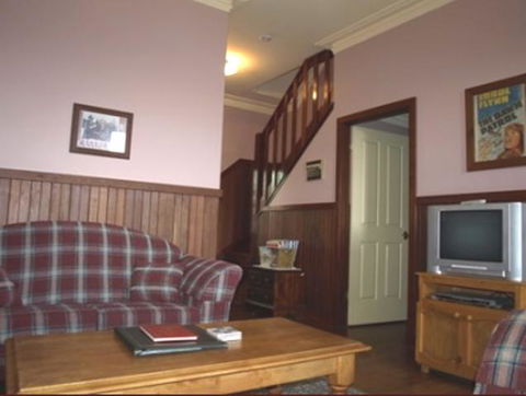 Pemberton Old Picture Theatre Holiday Apartments - Accommodation Gold Coast 6