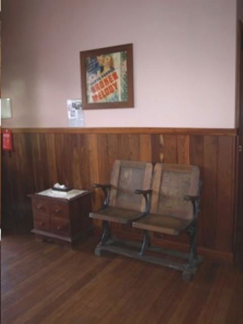 Pemberton Old Picture Theatre Holiday Apartments - Accommodation Gold Coast 39