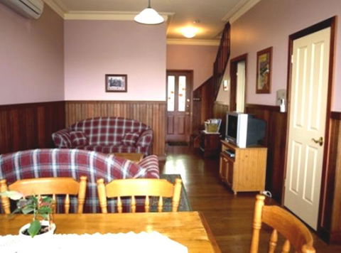 Pemberton Old Picture Theatre Holiday Apartments - Accommodation Gold Coast 5