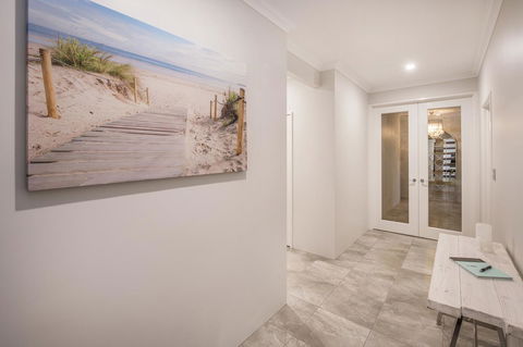 15 Cabot Close - Gold Coast 4U 3