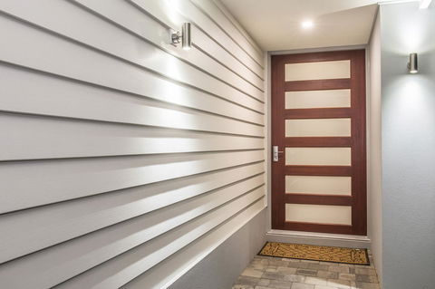 15 Cabot Close - Gold Coast 4U 1