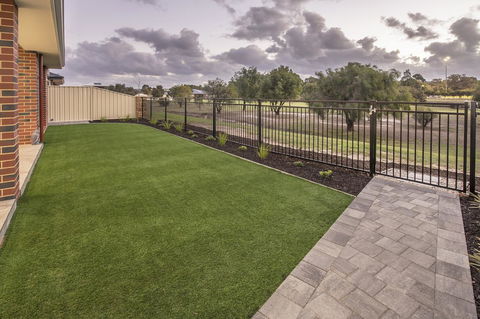 15 Cabot Close - Gold Coast 4U 24