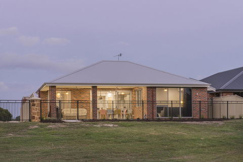 15 Cabot Close - Gold Coast 4U 23