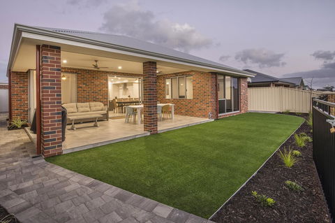 15 Cabot Close - Gold Coast 4U 26