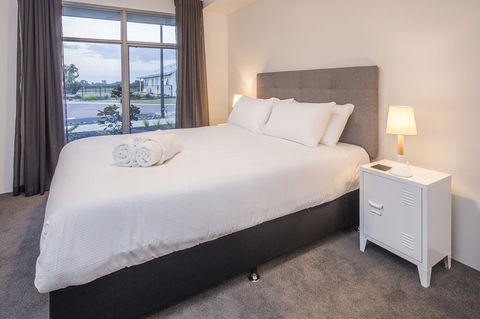 15 Cabot Close - Gold Coast 4U 7