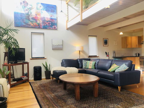 Zephyr Studio - Gold Coast 4U 0