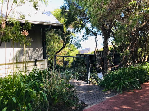 Zephyr Studio - Gold Coast 4U 22