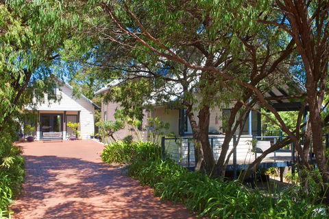 Zephyr Studio - Gold Coast 4U 24