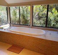 Jarrah Grove Forest Retreat - Gold Coast 4U