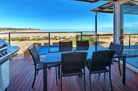 Mantarays Ningaloo Beach Resort - Gold Coast 4U 6