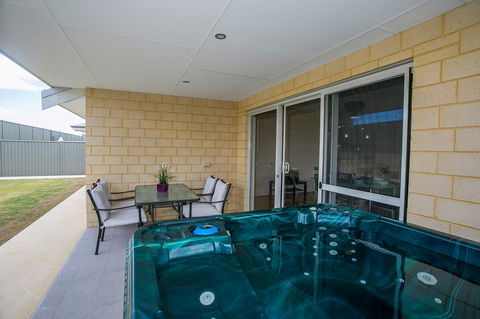 Indian Ocean Retreat - Accommodation Gold Coast 12