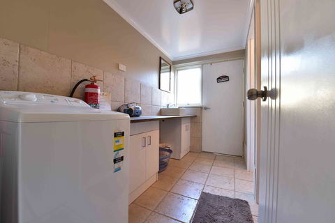 Kalbarri Sunset Villa - Gold Coast 4U 24