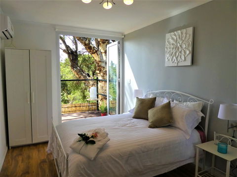 Treetops Cottage - Accommodation Gold Coast 0