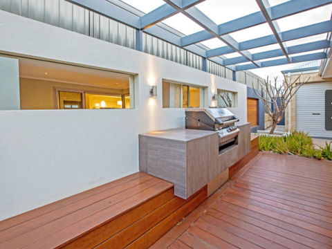 Magnificent Beach Retreat - Accommodation Gold Coast 36