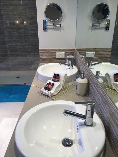 Magnificent Beach Retreat - Accommodation Gold Coast 39