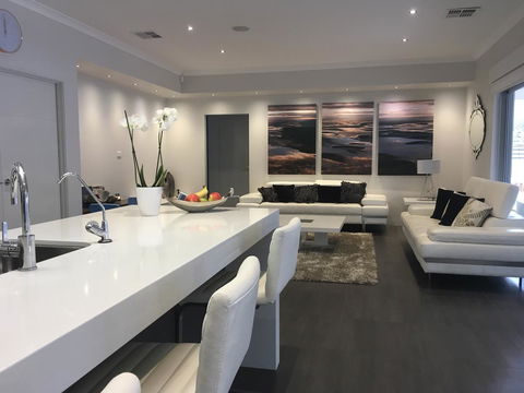 Magnificent Beach Retreat - Accommodation Gold Coast 24