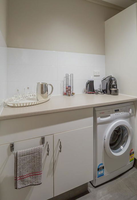 Windfall Estate Vineyard Cottage - Gold Coast 4U 6