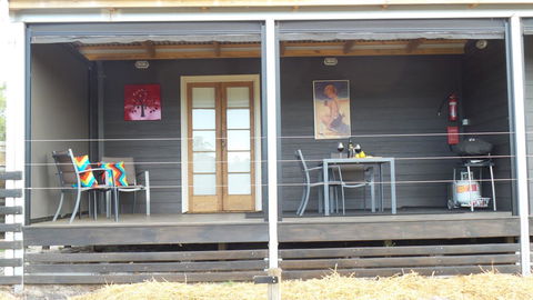 Windfall Estate Vineyard Cottage - Gold Coast 4U 9