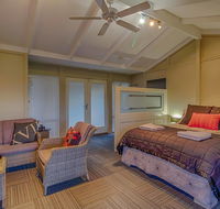 Windfall Estate Vineyard Cottage - Gold Coast 4U