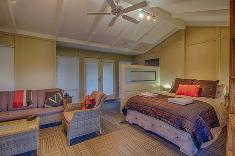 Windfall Estate Vineyard Cottage - Gold Coast 4U 0
