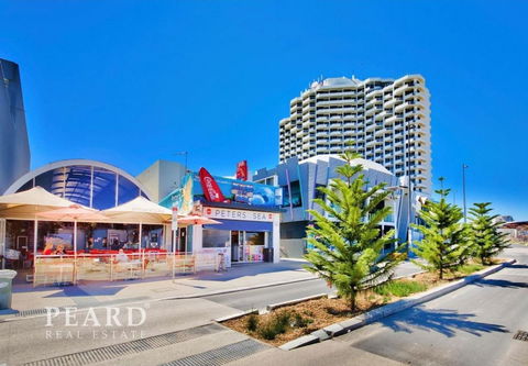 Scarborough Beach, Perth - Sun & Surf Villa - Gold Coast 4U 7
