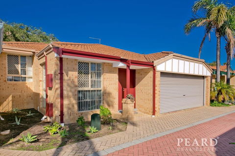 Scarborough Beach, Perth - Sun & Surf Villa - Gold Coast 4U 23