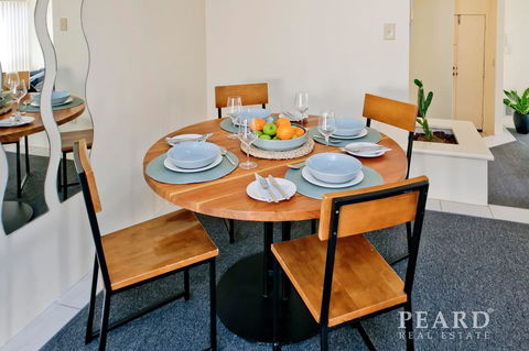 Scarborough Beach, Perth - Sun & Surf Villa - Gold Coast 4U 25