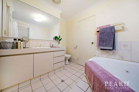 Scarborough Beach, Perth - Sun & Surf Villa - Gold Coast 4U 21