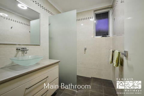 13 Learmonth Street - Close To Town Centre - Gold Coast 4U 10