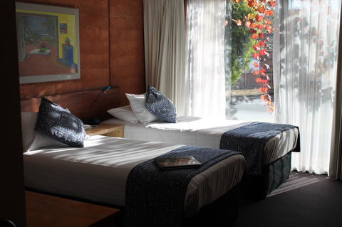 The Pemberton Hotel - Accommodation Gold Coast 6