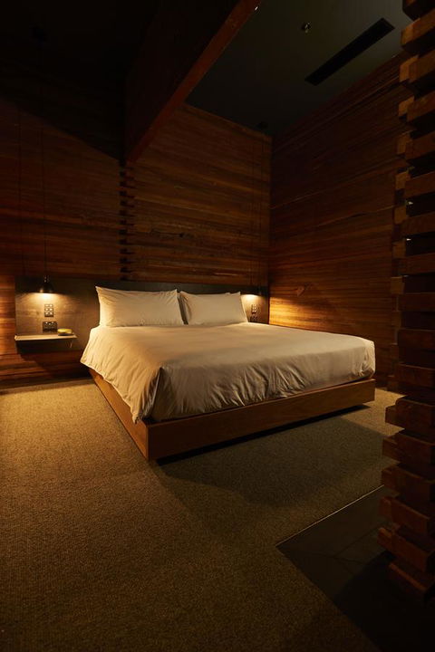 The Premier Mill Hotel - Accommodation Gold Coast 9