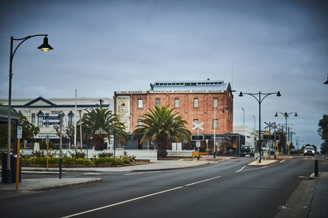 The Premier Mill Hotel - Accommodation Gold Coast 14