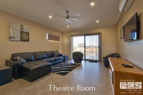 7 Kestrel Place - Gold Coast 4U 8